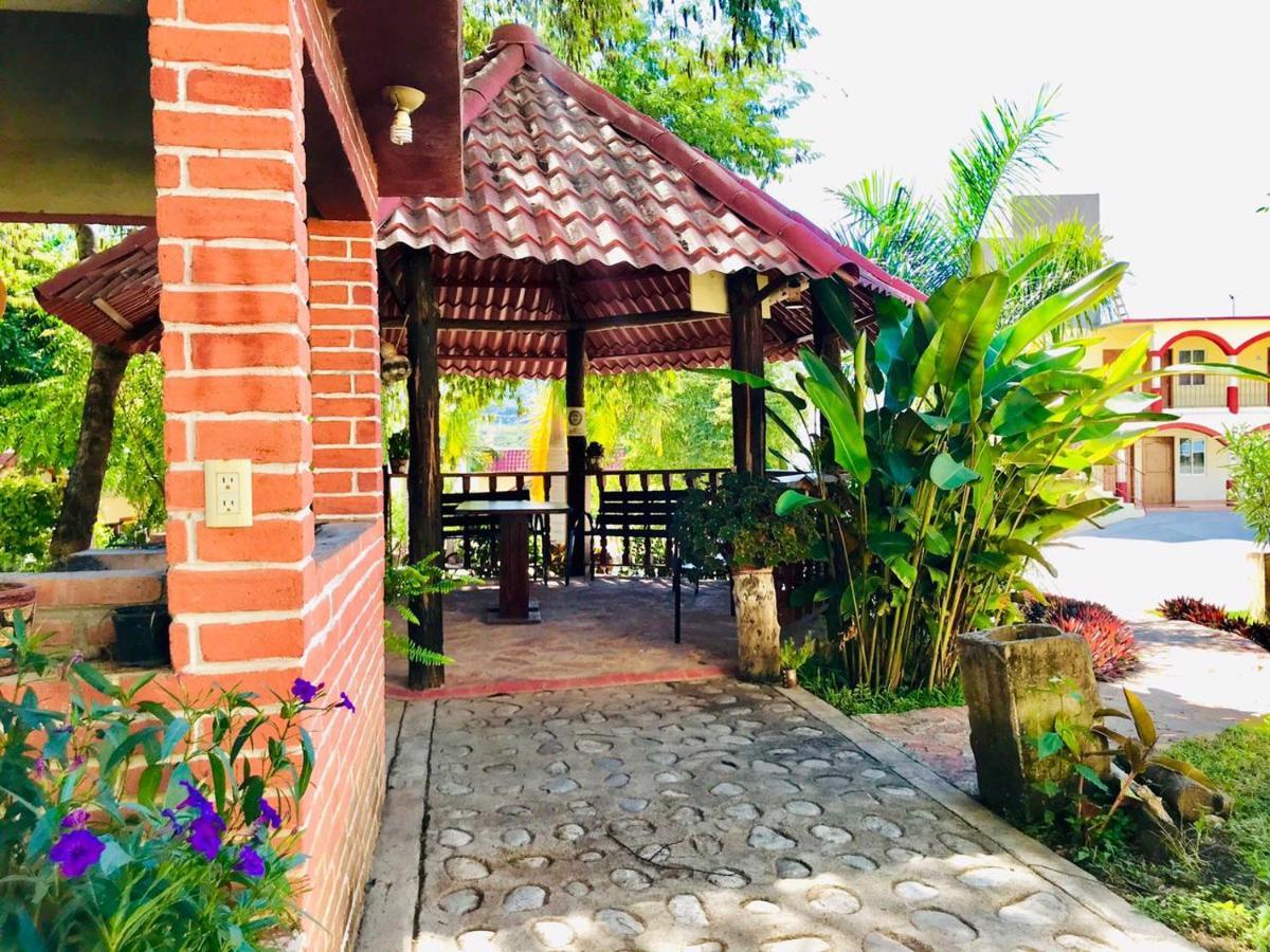 Hotel Y Restaurante Villas Del Sol Jalpan de Serra Buitenkant foto