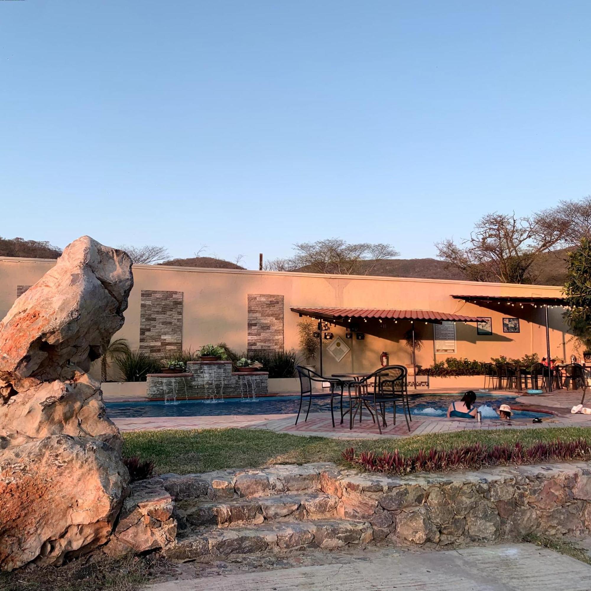 Hotel Y Restaurante Villas Del Sol Jalpan de Serra Buitenkant foto
